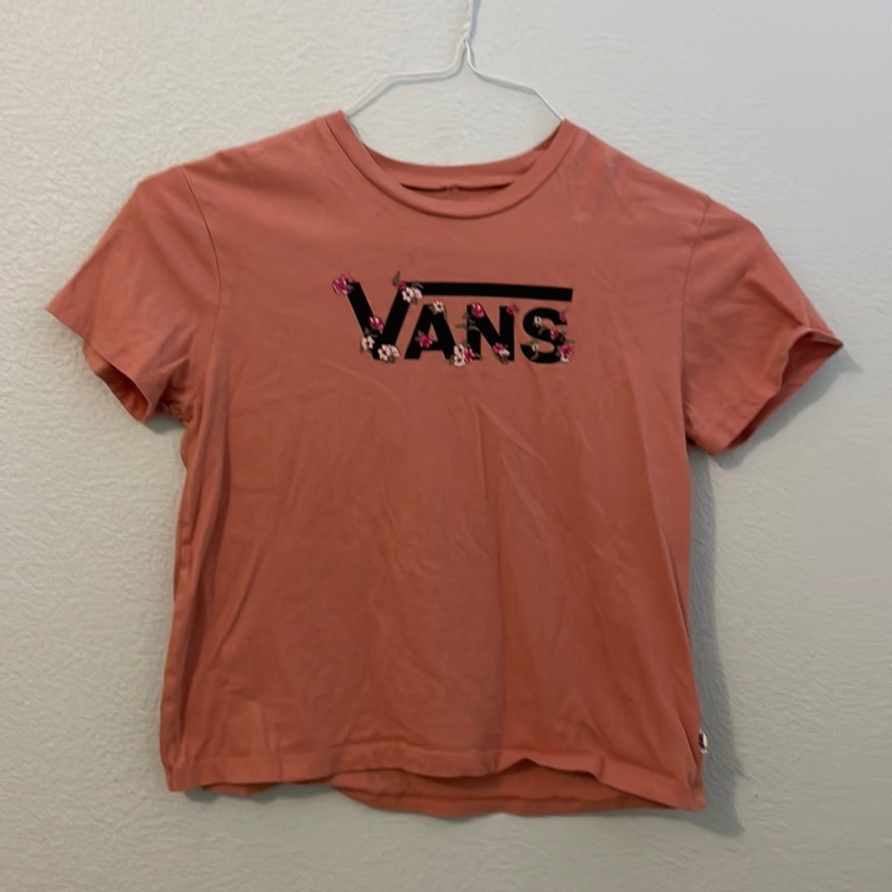 vans crop tee!